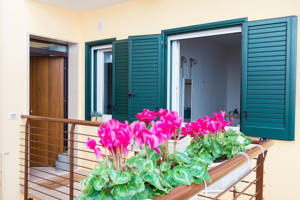 Aparthotel Isola Blu Taranto Exterior foto